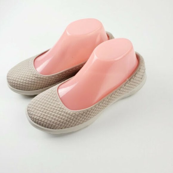 womens beige skechers